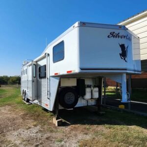 3 Horse trailer